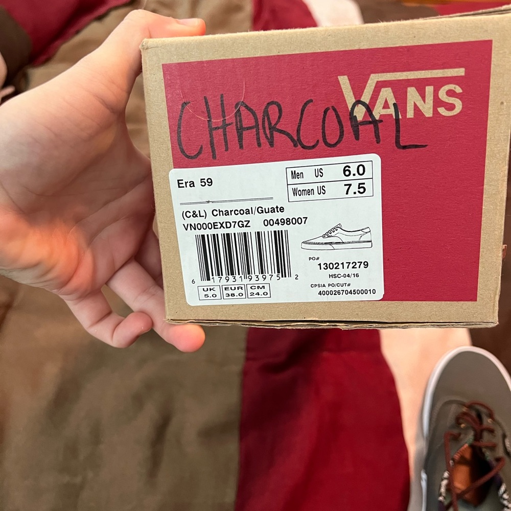 Vans - Picture 6 of 6